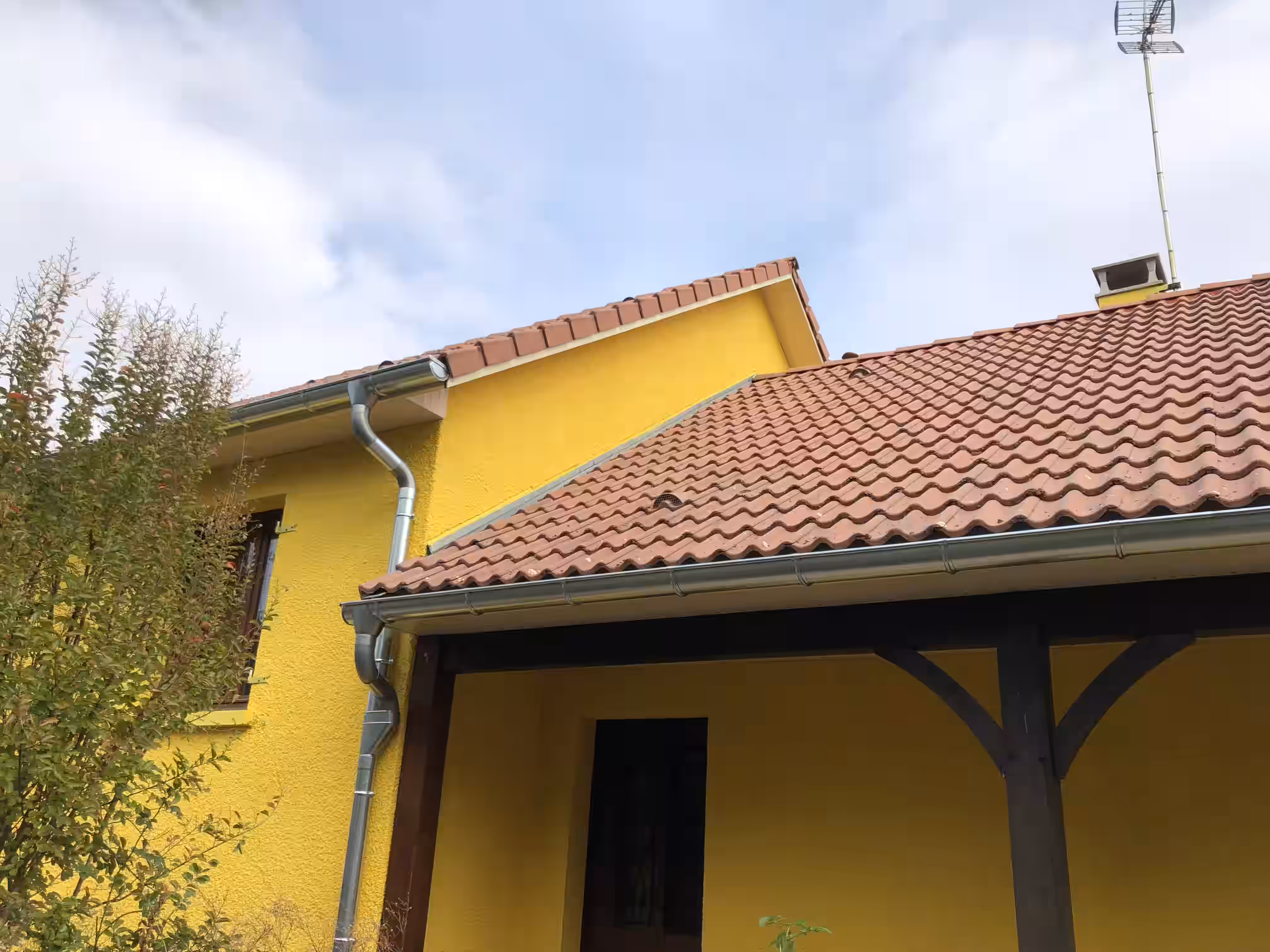 Chéneau aluminium neuf après remplacement